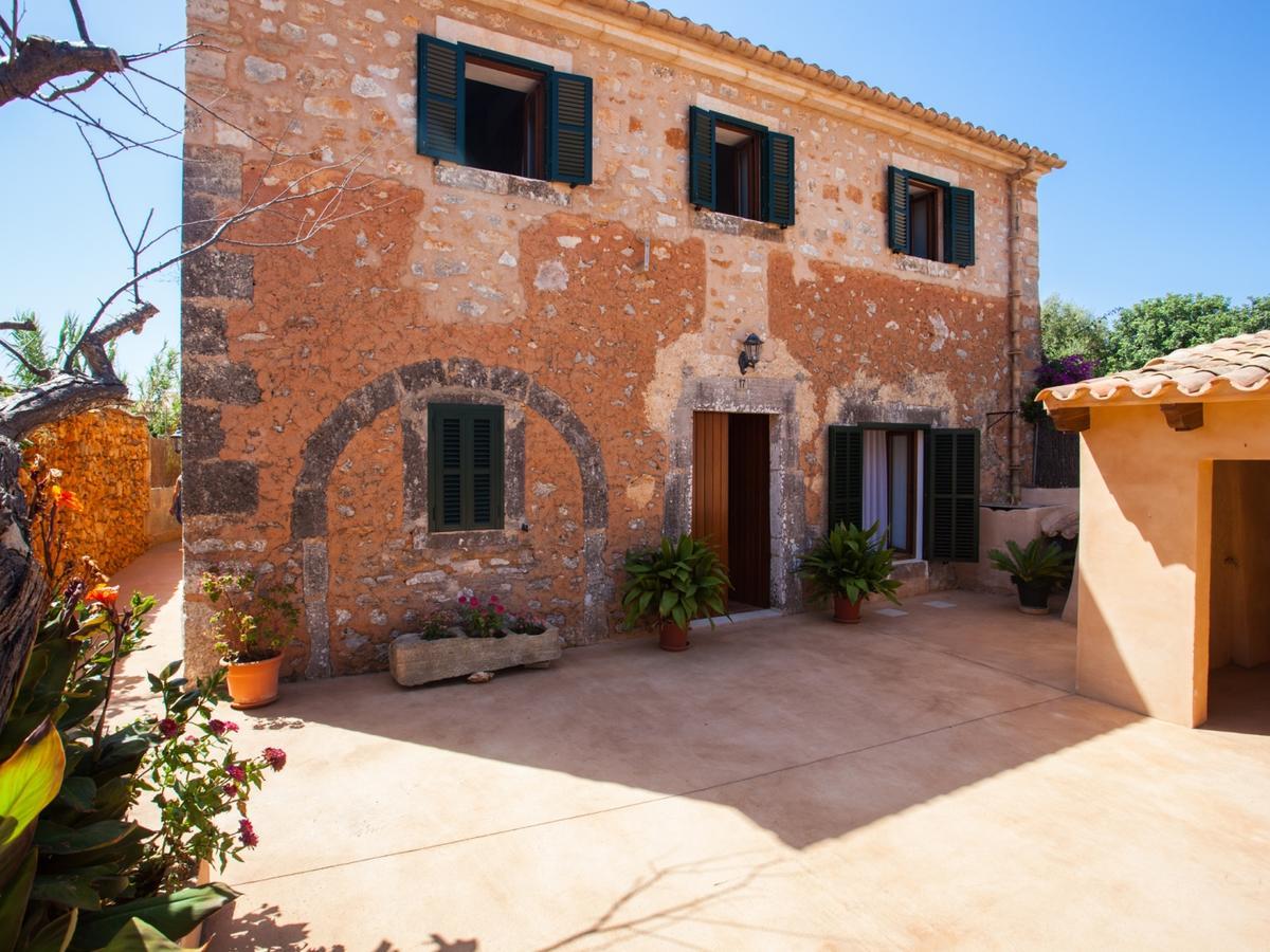Villa Paula Llombarts Bagian luar foto
