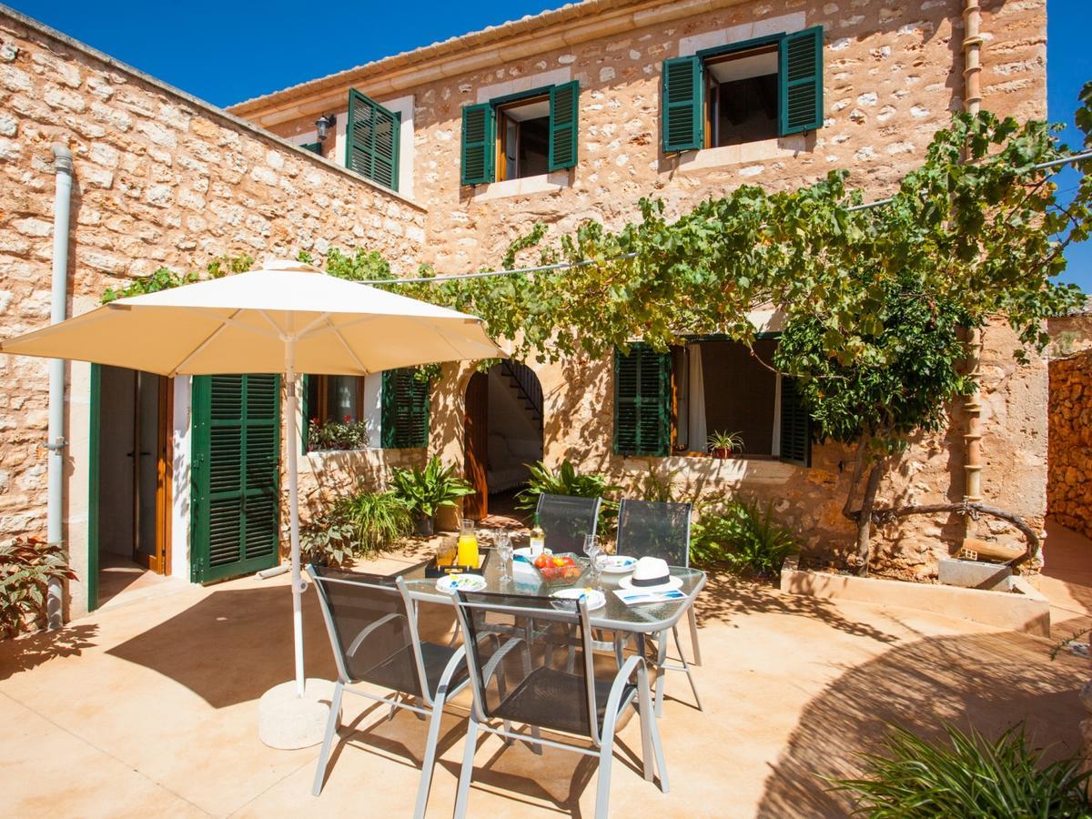Villa Paula Llombarts Bagian luar foto